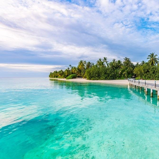 Zaheer Khan Sagarika Ghatge honeymoon Ayada Maldives