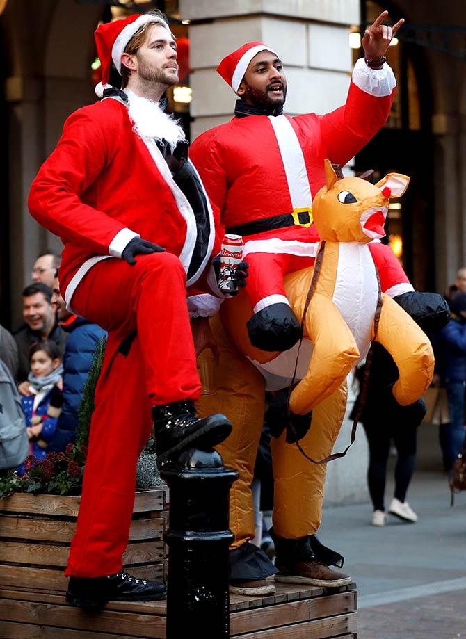 SantaCon Santa Bar Crawl Christmas party