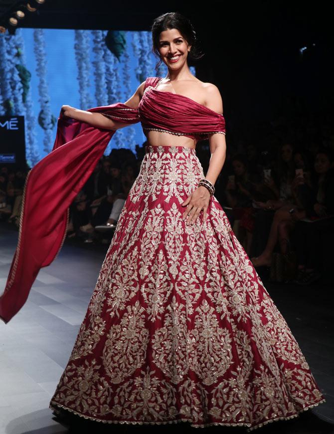 Sonam and Paras Modi collection at Lakme Fashion Week Summer/Resort 2017