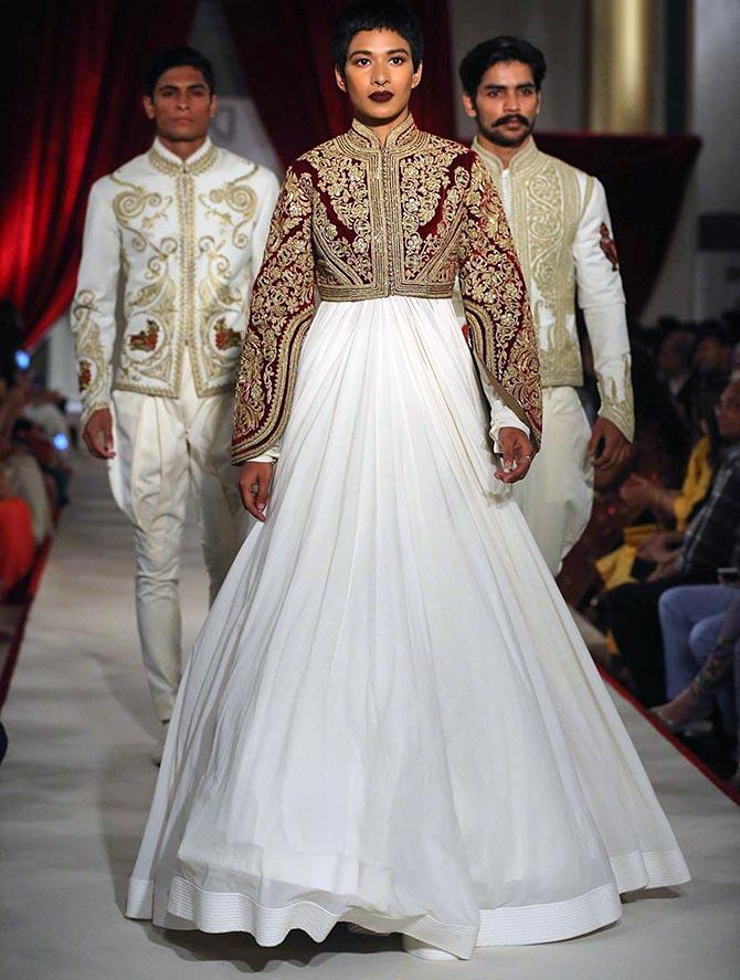 Rohit Bal fashion show