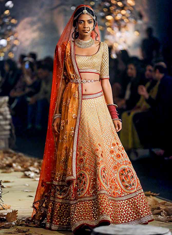 India Couture Week: Tarun Tahiliani makes us believe in fairy tales ...