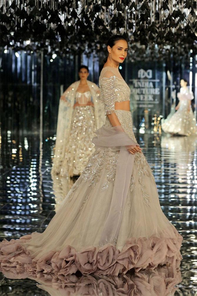 Manish Malhotra fashion show