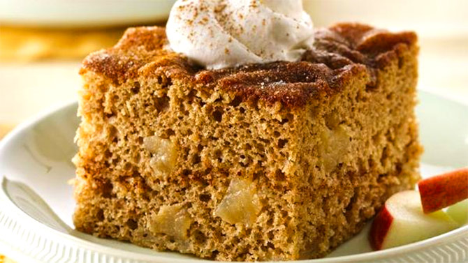 Apple cinnamon cake