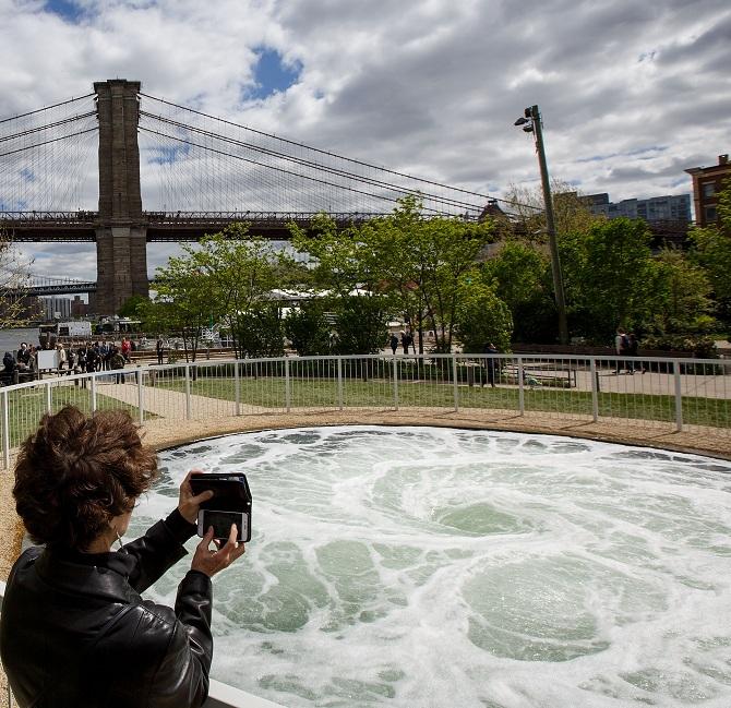 Anish Kapoor Descension