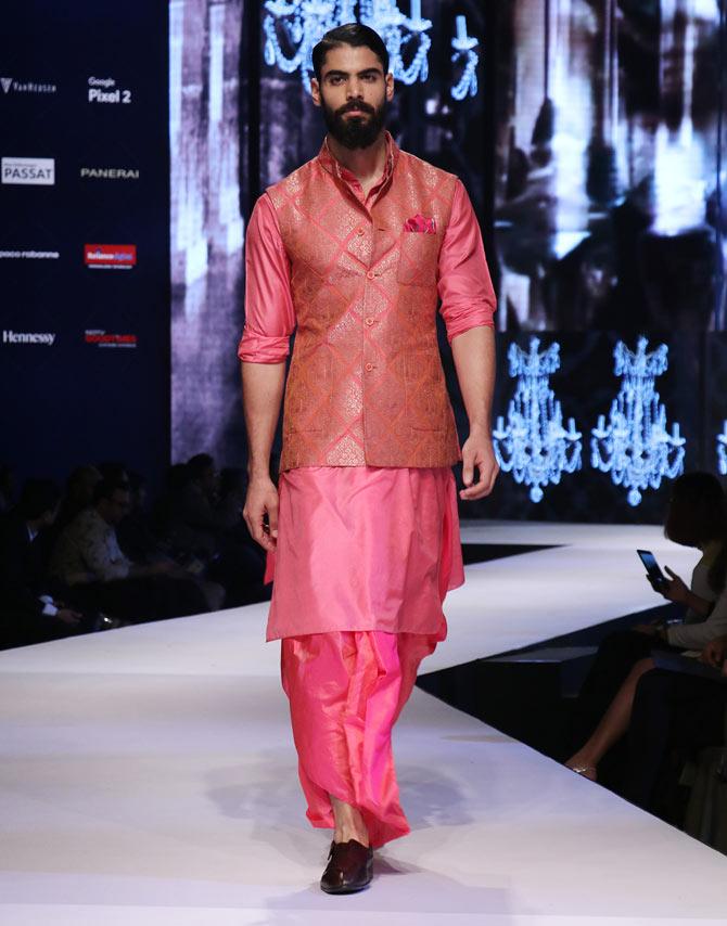 Raghvendra Rathore fashion show 