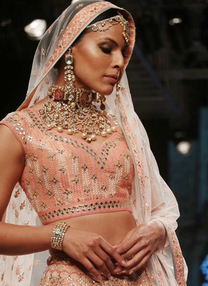 The easiest 9 ways to match your Jewellery with your Lehenga