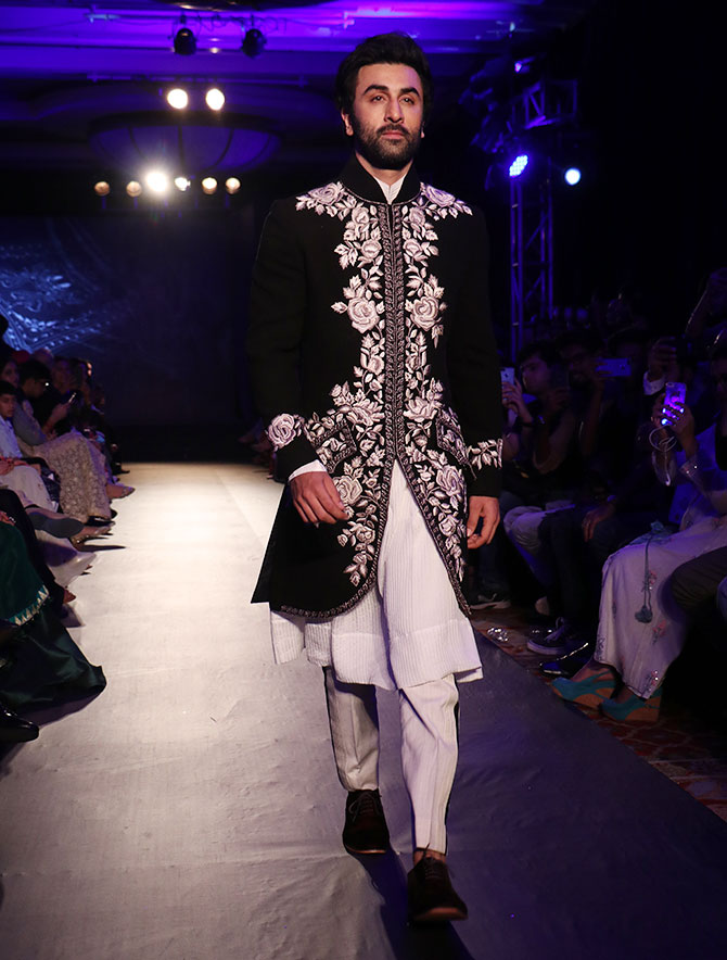 Ranbir Deepika walk for Manish Malhotra at Mijwan 2018