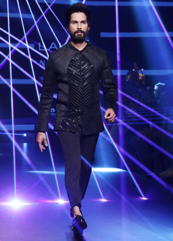 Disha Patani and Shahid Kapoor walk for Amit Aggarwal