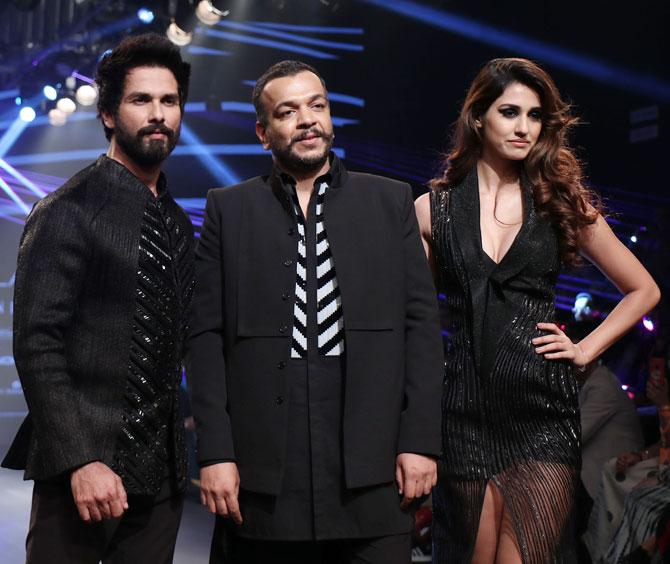 Disha Patani and Shahid Kapoor walk for Amit Aggarwal