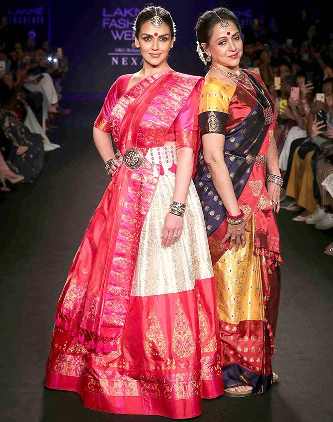 Esha Deol walked with Hema Malini for Sanjuktta