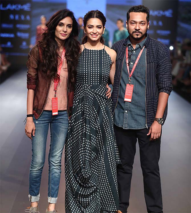 Kriti Kharbanda walks for Tahweave