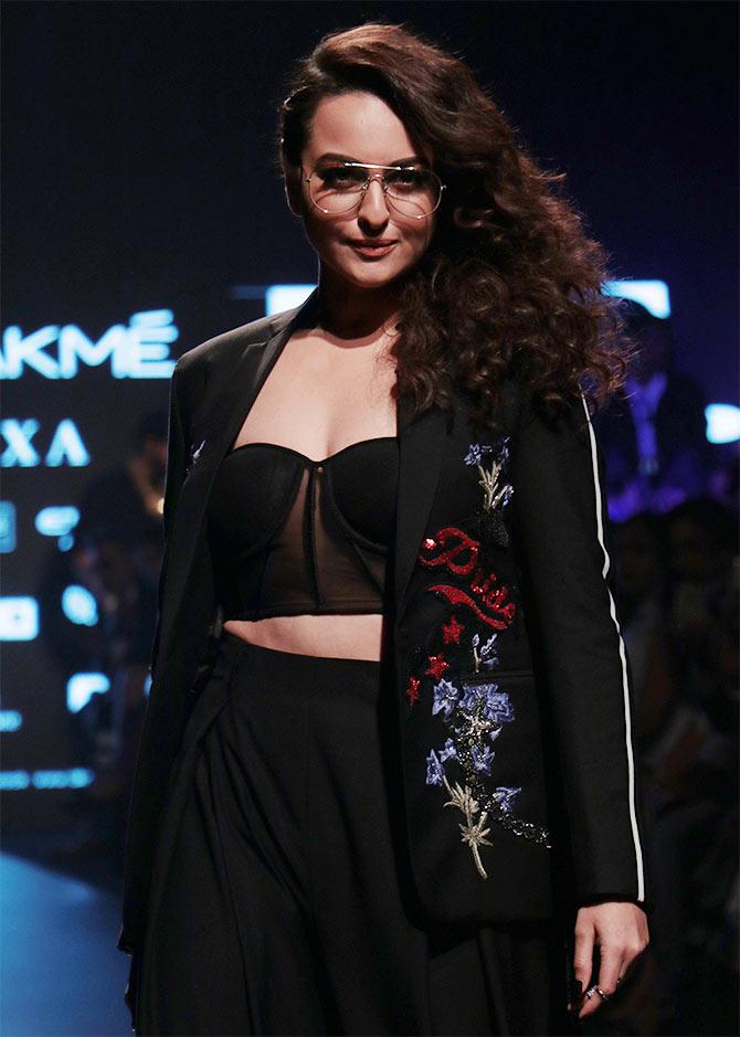 Sonakshi Sinha Falguni and Shane Peacock Lakme Fashion Week