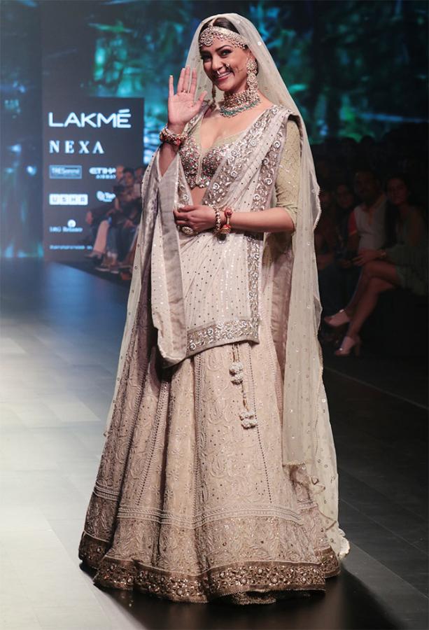 Sushmita Sen Kotwara Lakme Fashion Week