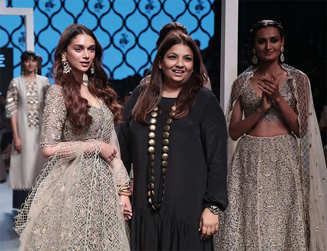 aditi rao hydari walks for payal singhal