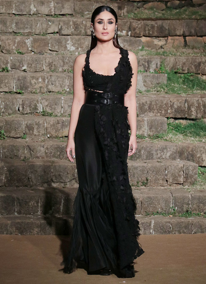 Kareena Kapoor Anamika Khanna grand finale Lakme Fashion Week