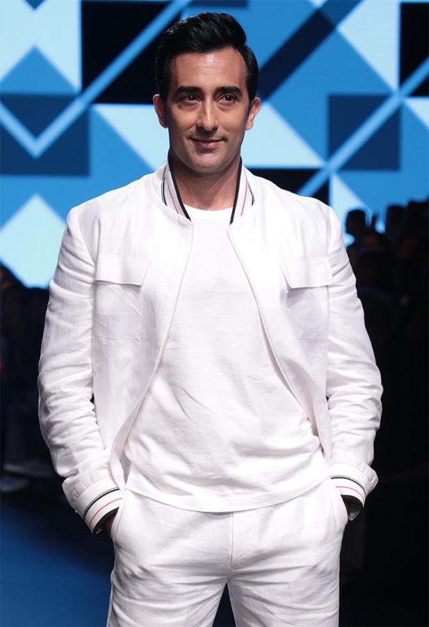 Rahul Khanna walks for Narendra Kumar