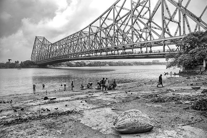 Howrah bridge 75 years