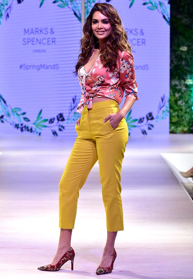 esha gupta, ali fazal at marks and spencer show