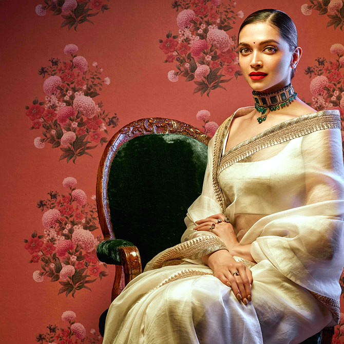 When designer Sabyasachi shamed women who can&#39;t wear a sari - Rediff.com Get Ahead