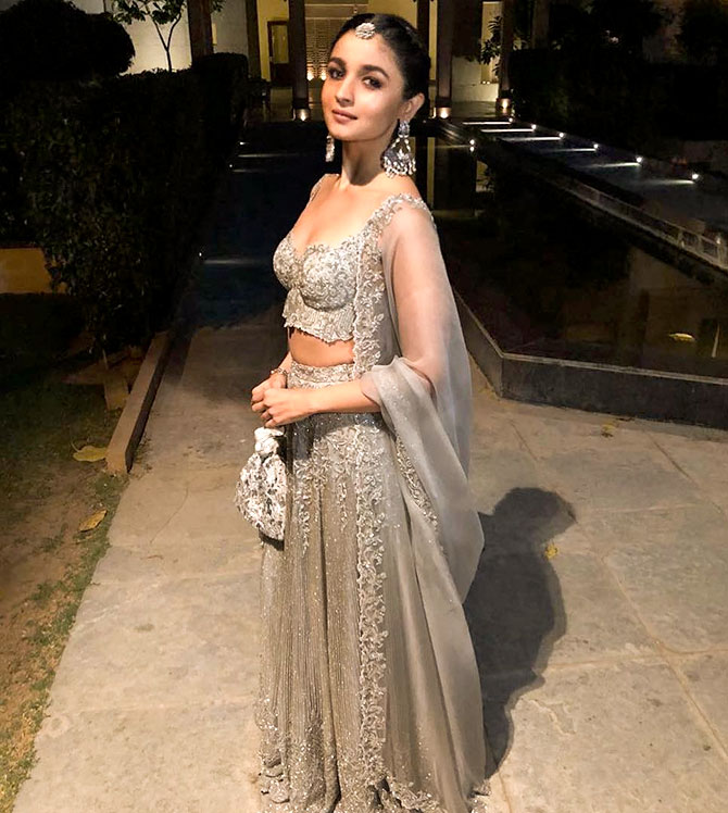 In Pictures: Alia Bhatt Walks For Manish Malhotra's Bridal Couture Show |  Harper's Bazaar Arabia