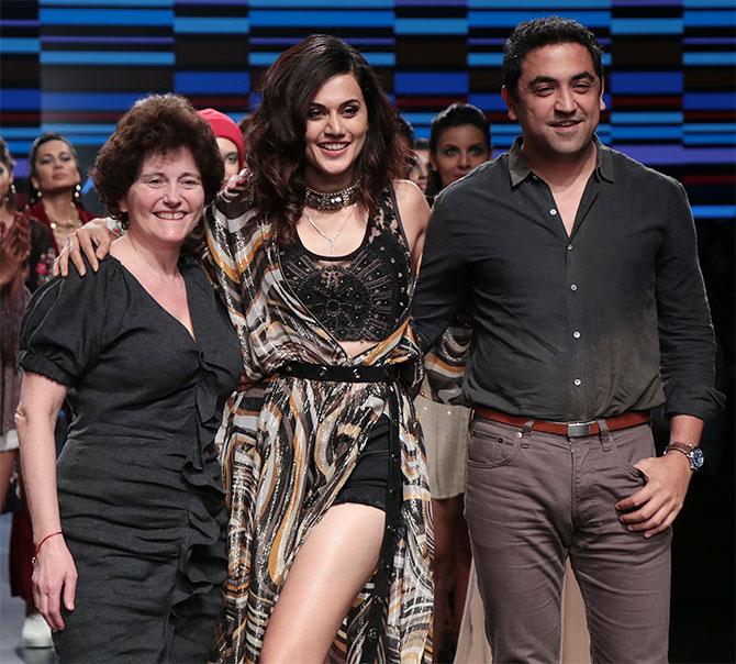 Taapsee pannu Ritu Kumar Lakme Fashion Week