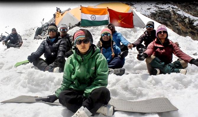 Army women perform yoga on Himalayas