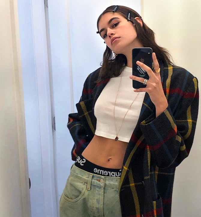 Photos! Is this Kendall Jenner's sexiest bathroom selfie - Rediff.com ...