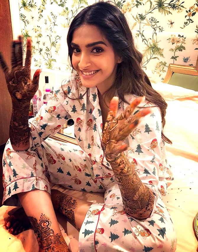 Sonam Kapoor turns 35: Check out inside pics of the actress' midnight  birthday celebration