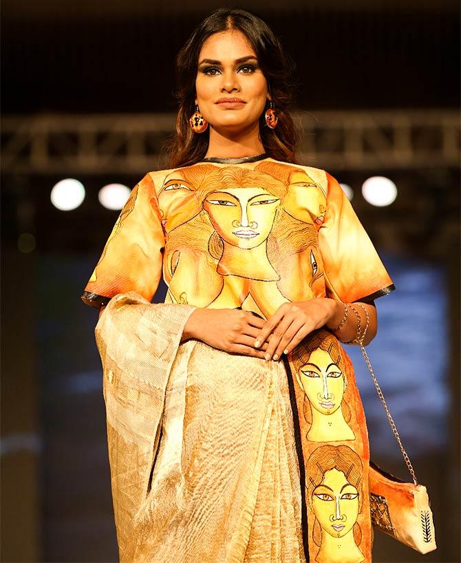 Pix: Kriti, Pooja glam up Bangalore Fashion Week - Rediff.com Get Ahead