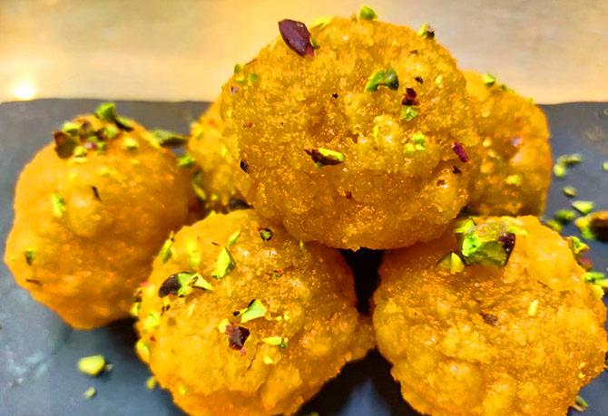 Motichur ke laddoo