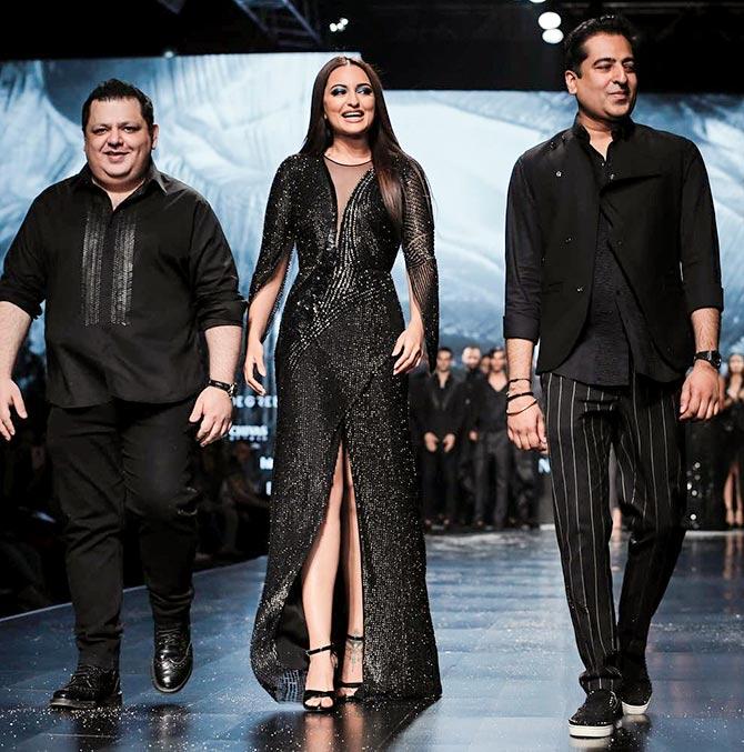 Sonakshi Sinha walks for Lotus Makeup India fashion week