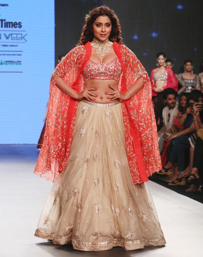 Shriya Saran walks for Ashwini Reddy