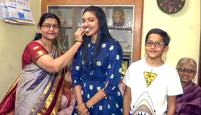 Srushti Deshmukh is blessed by her mother Sunita Deshmukh