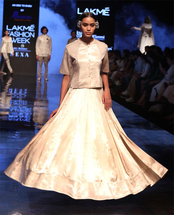 LFW: Alka Sharma