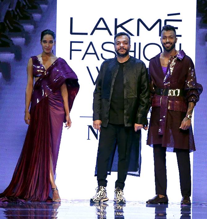 Lisa Haydon, Amit Aggarwal and Hardik Pandya