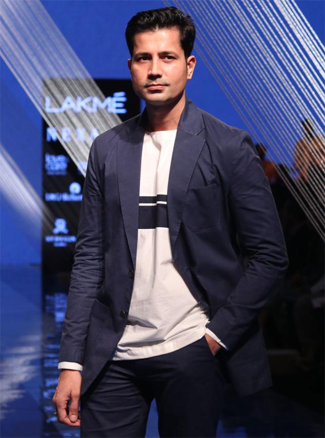 Sumeet Vyas walks for Three at Lakme Fashion Week