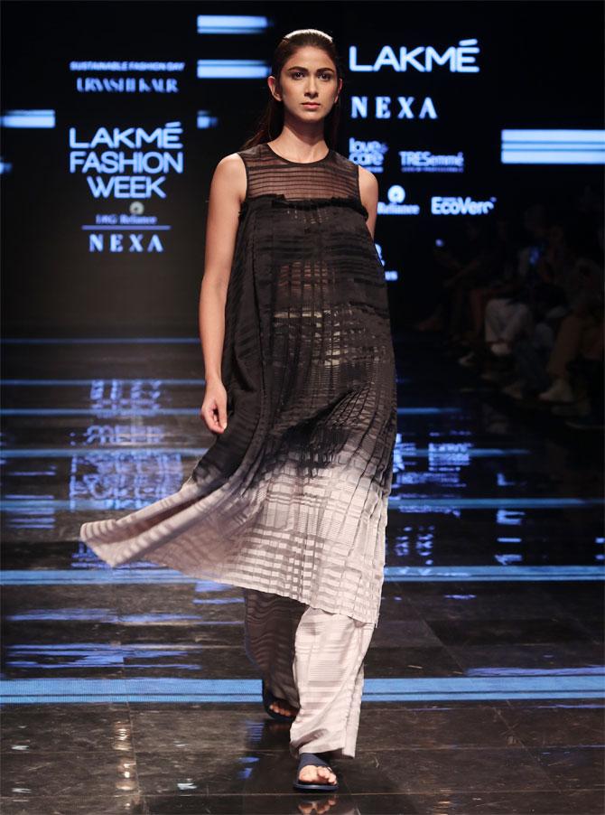 LFW: Urvashi Kaur