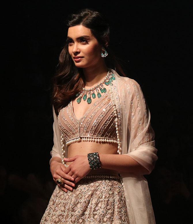 Diana Penty walks for Riddhi Mehra at Lakme Fashion Week 2019