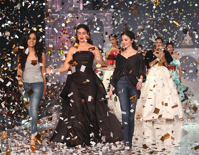 Kareena Kapoor walks for Gauri and Nainika at the Lakme Fashion Week