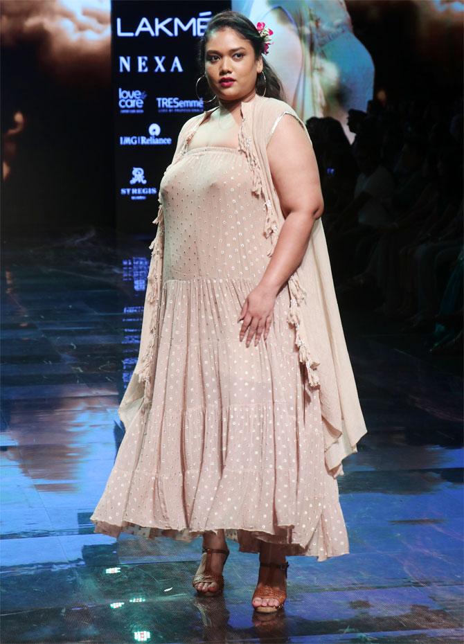 Delnaaz Irani walks for Rina Dhaka at Lakme Fashion Week 2019