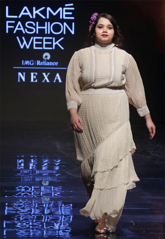 Delnaaz Irani walks for Rina Dhaka at Lakme Fashion Week 2019