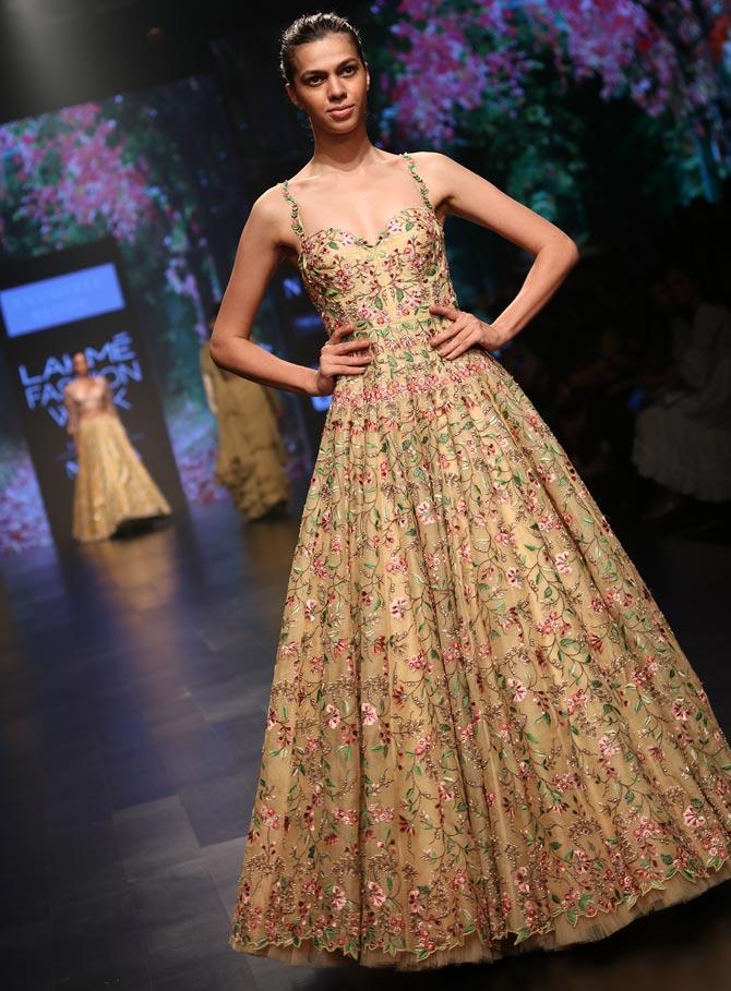 Kangana Ranaut walks for Anushree Reddy at Lakme Fashion Week 