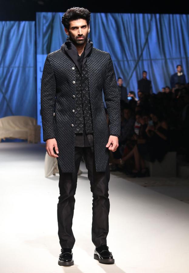 Aditya Roy Kapoor walks for Kunal Rawal at the Lakme Fashion Week Summer/Resort 2019