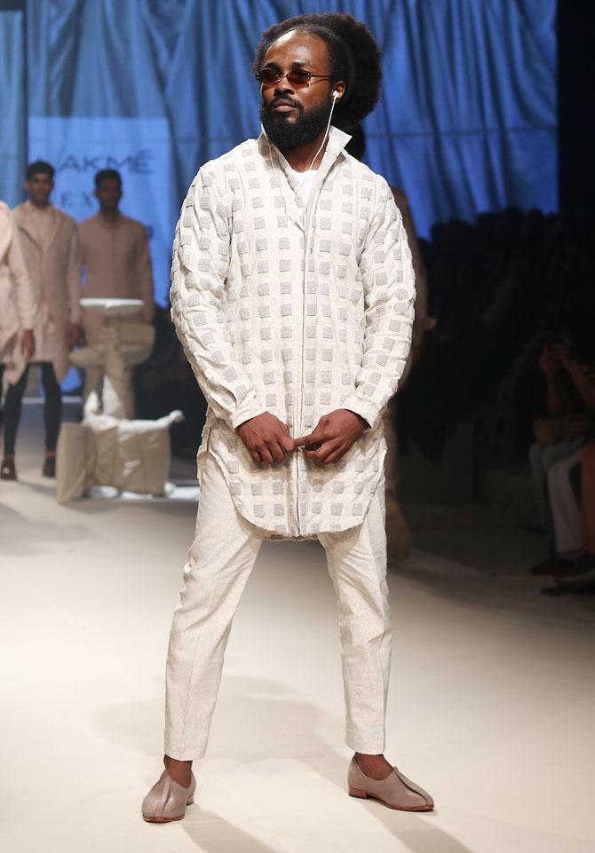 Aditya Roy Kapoor walks for Kunal Rawal at the Lakme Fashion Week Summer/Resort 2019