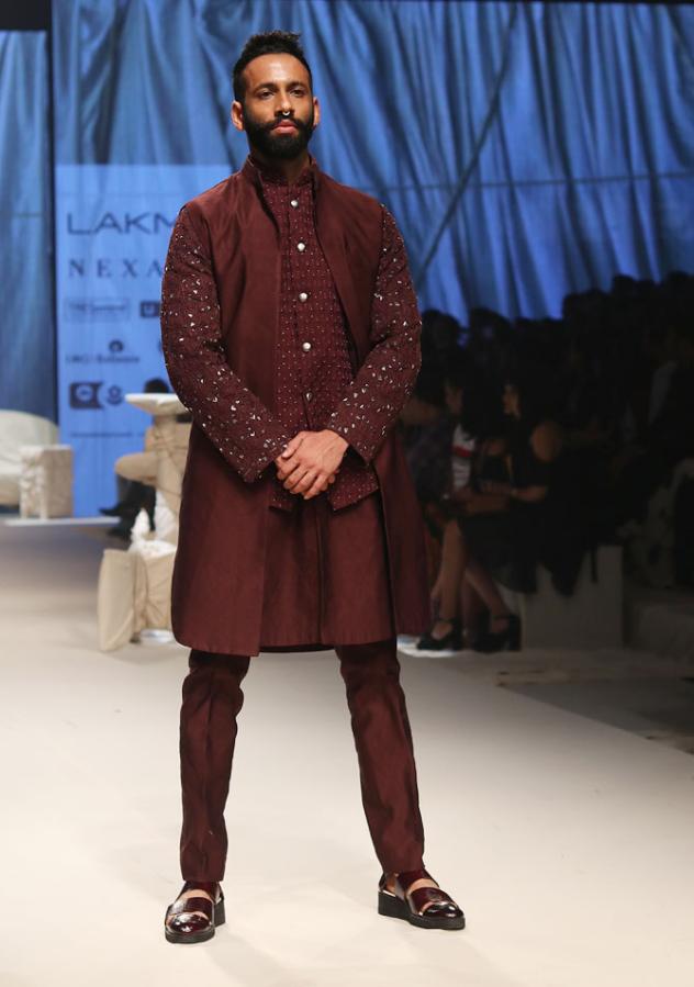 Aditya Roy Kapoor walks for Kunal Rawal at the Lakme Fashion Week Summer/Resort 2019