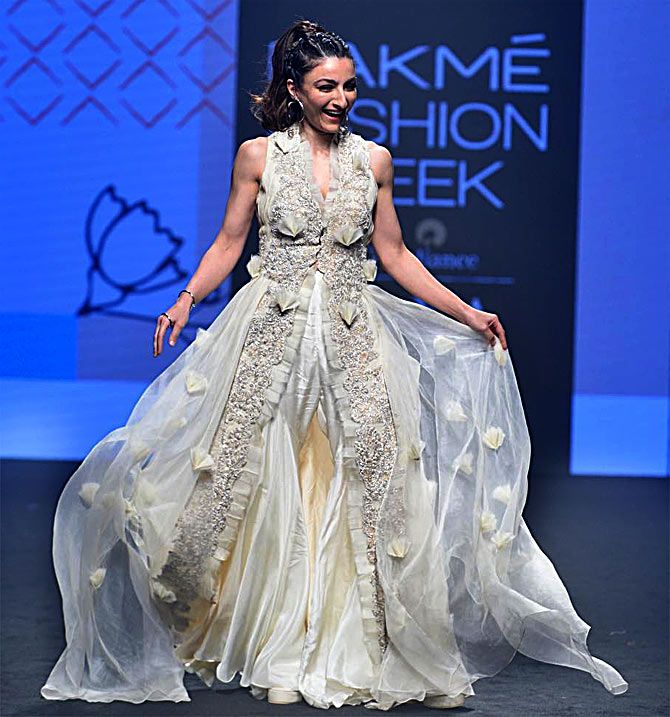Soha Ali Khan at Lakme Fashion Week summer/resort 2019