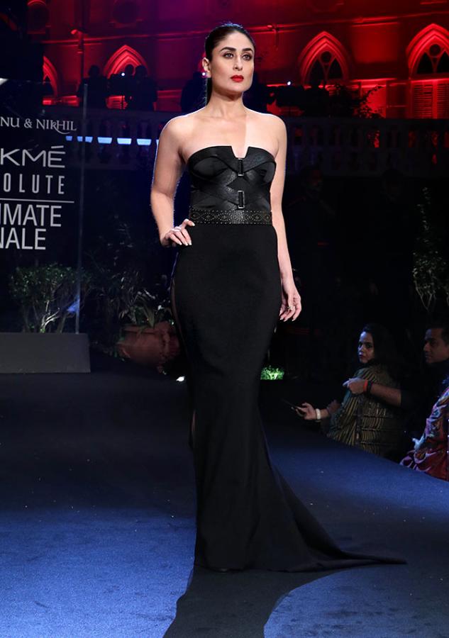 Kareena Kapoor walks for Shantanu and Nikhil at LFW finale summer/resort 2019