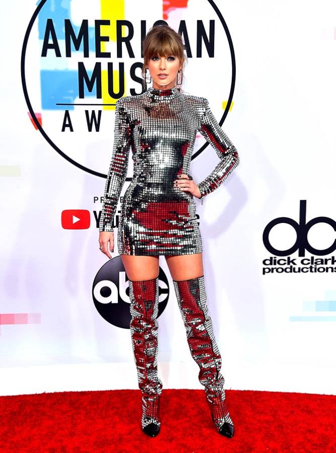 Taylor Swift at American Music Awards 2018