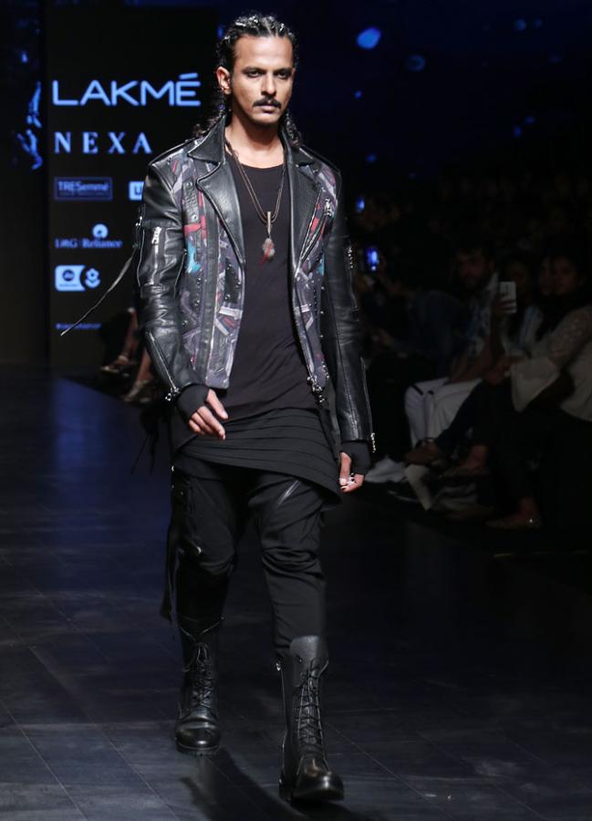 Gurmeet Choudhary, Nikhil Chinappa, Prathamesh Maulingkar walk for Asa Kazingmei at Lakme Fashion Week 2019