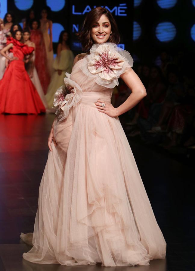 Yami Gautam walks for Gauri and Nainika